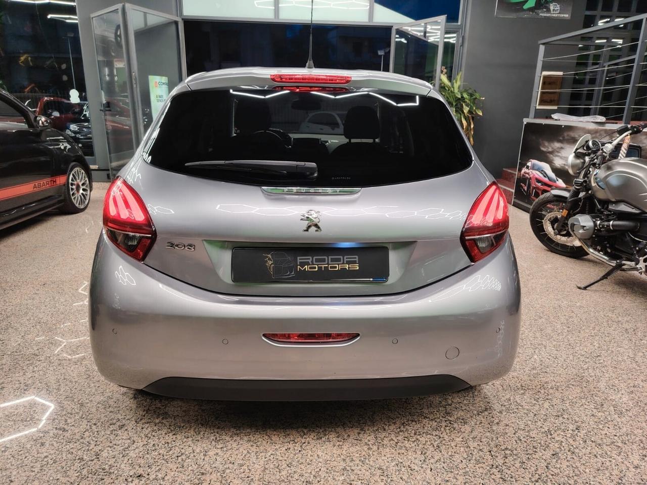 Peugeot 208 BlueHDi 100 S&S 5 porte Signature