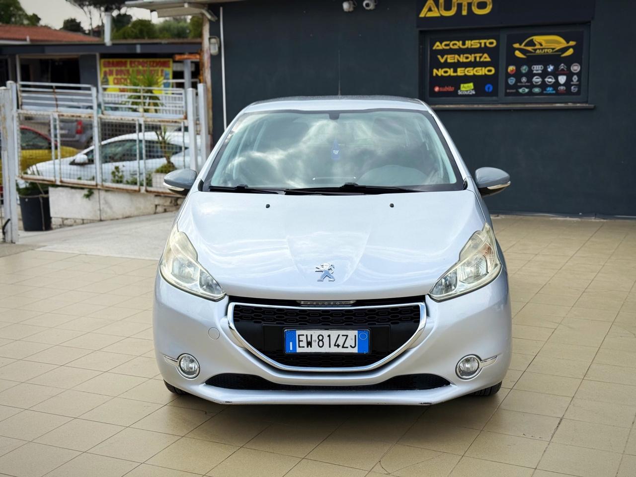 Peugeot 208 PureTech 82 5 porte Access Unico Proprietario Garanzia 12 Mesi