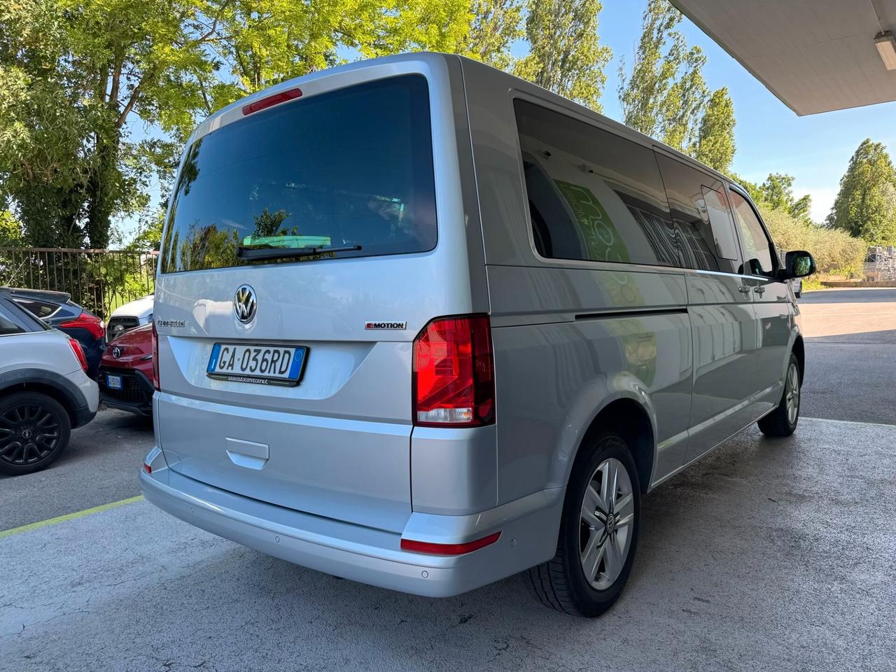 Volkswagen Caravelle T6.1 2.0 4MOTION 9P GARANZIA
