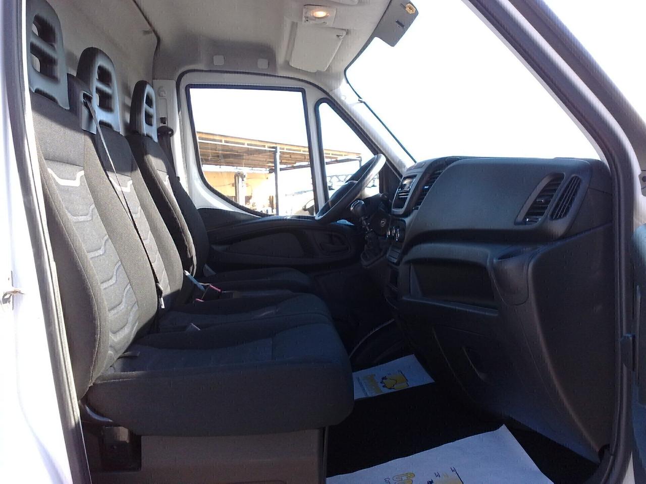 Iveco Daily 35s14 2.3hpt Furgone di serie - 2021