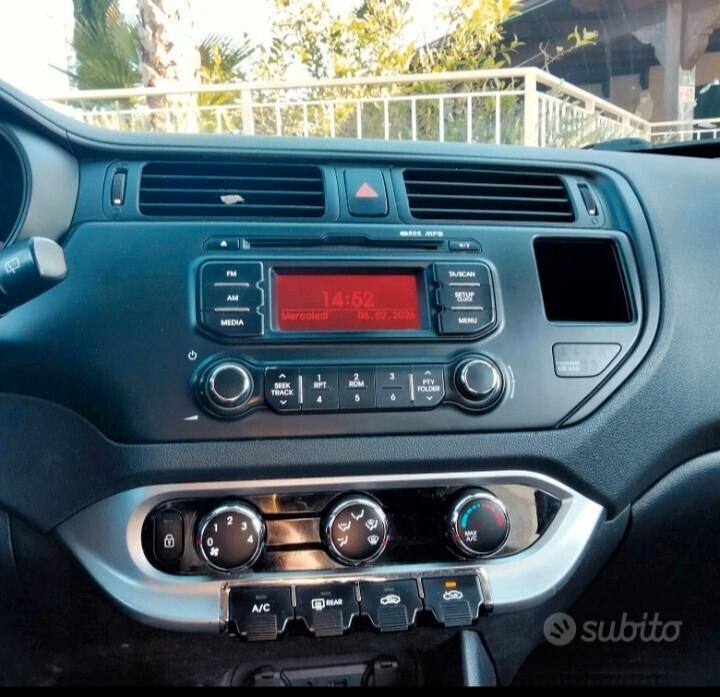 Kia Rio 1.1 CRDi WGT 5p. LX