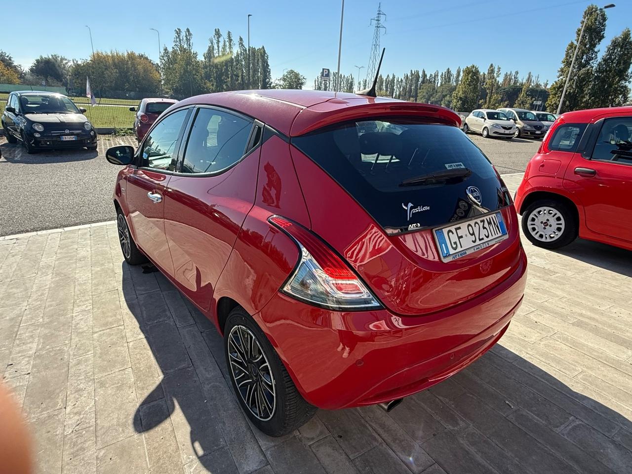 Lancia Ypsilon 1.0 FireFly 5 porte S&S Hybrid Ecochic Gold