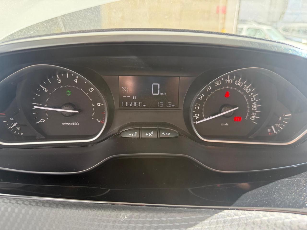 Peugeot 2008 PureTech 82 Allure Ok Neopatentati