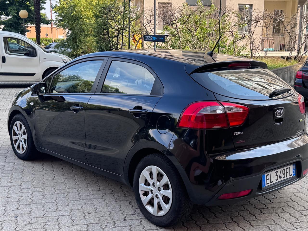 Kia Rio 1.1 CRDi WGT 5p. EX