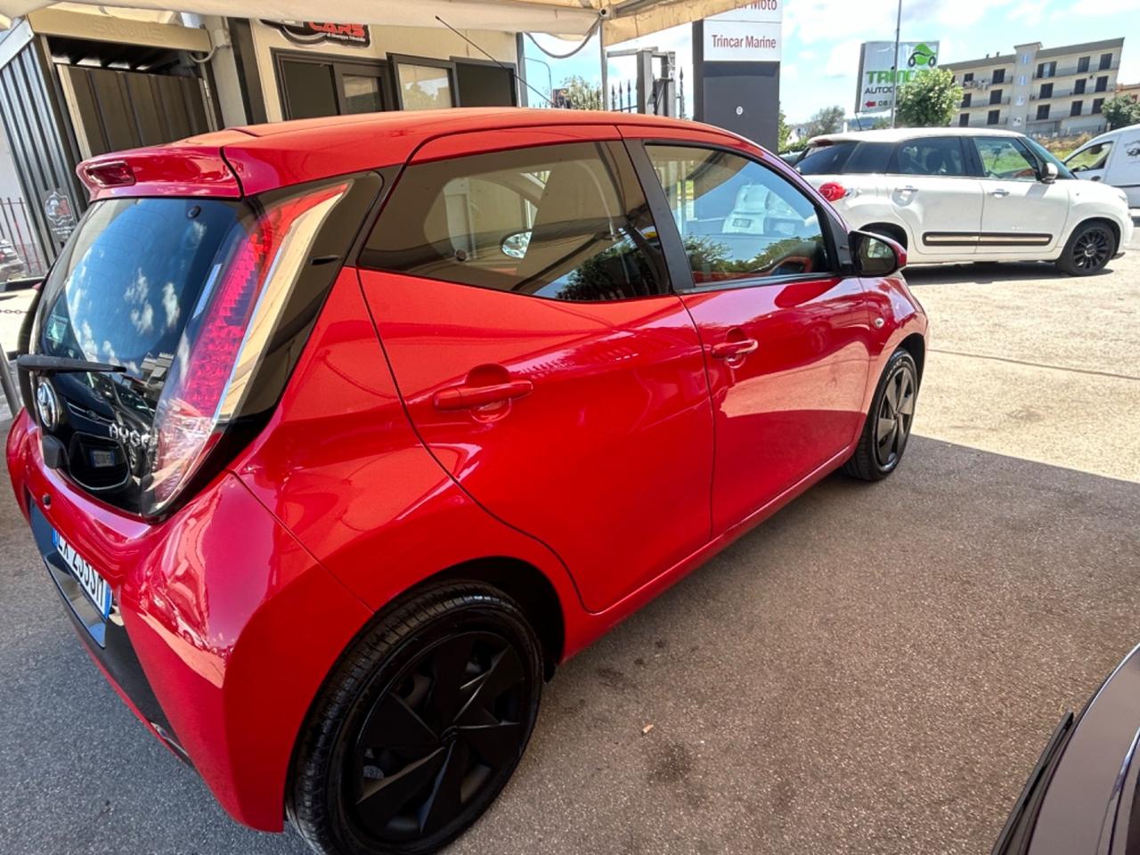 Toyota Aygo 1.0 VVT-i 69 CV 5 porte x-cite MMT