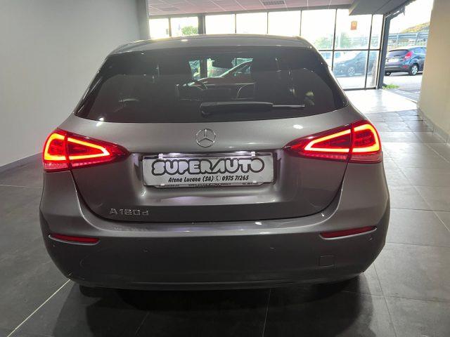 MERCEDES-BENZ A 180 d Automatic Business Extra