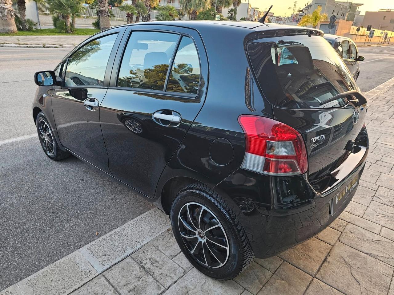 Toyota Yaris 1.4 D-4D DPF 5 porte Now