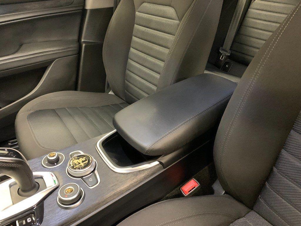Alfa Romeo Stelvio 2.2 Diesel AT8 Sport-Tech Automatico