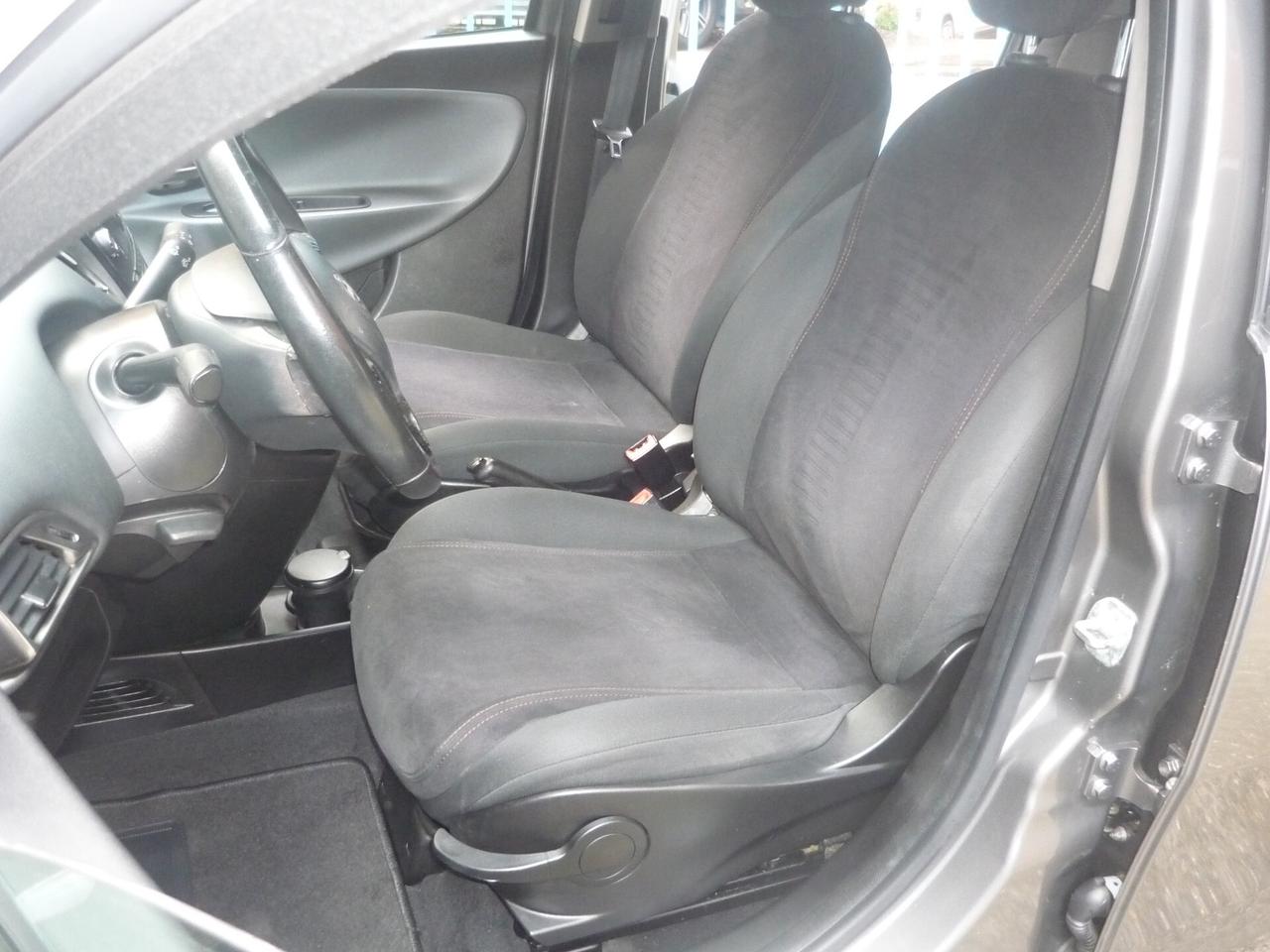 Lancia Ypsilon 1.2 69 CV 5 porte S&S Gold
