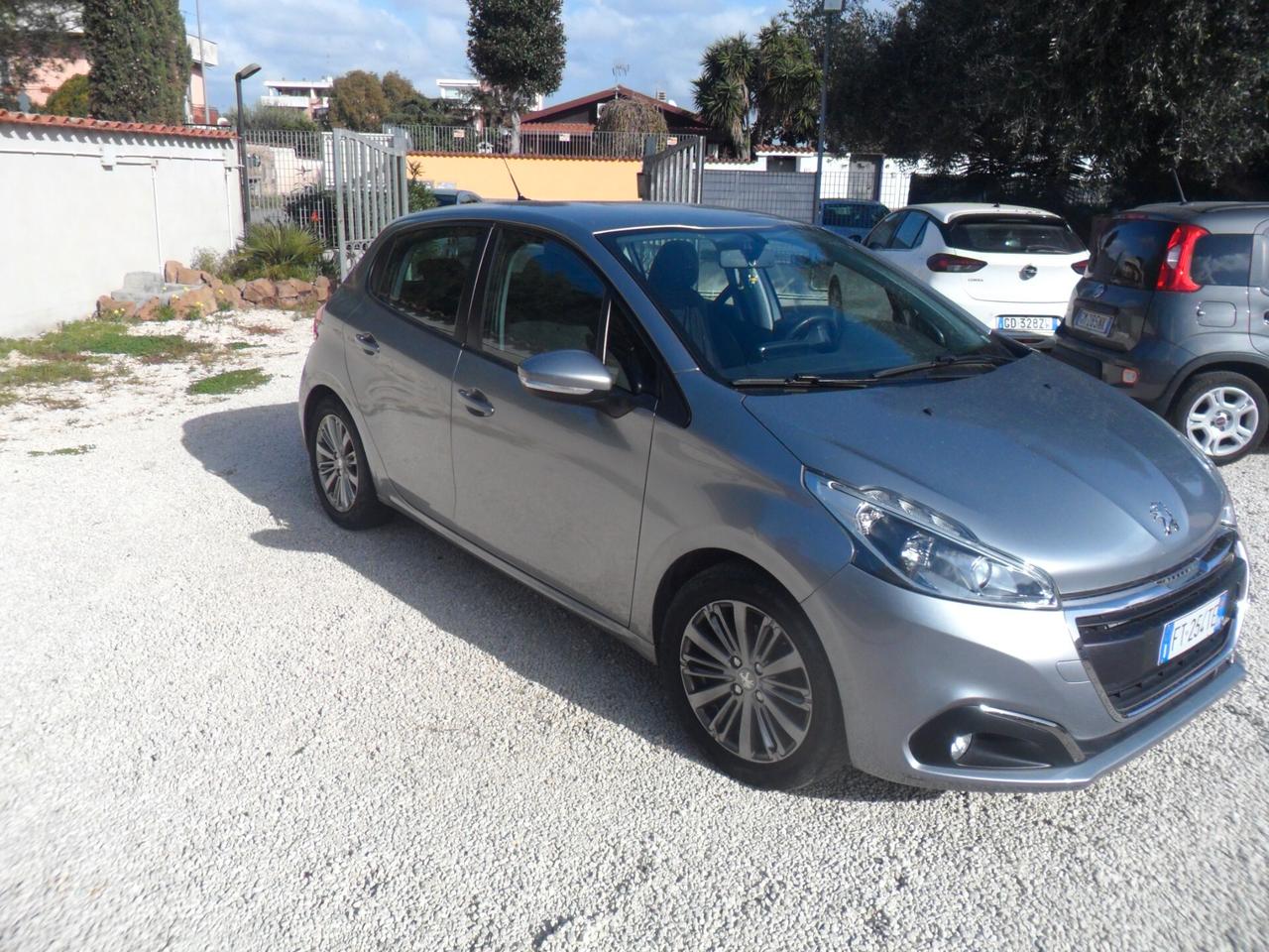 Peugeot 208 PureTech 82 5p. GPL Active