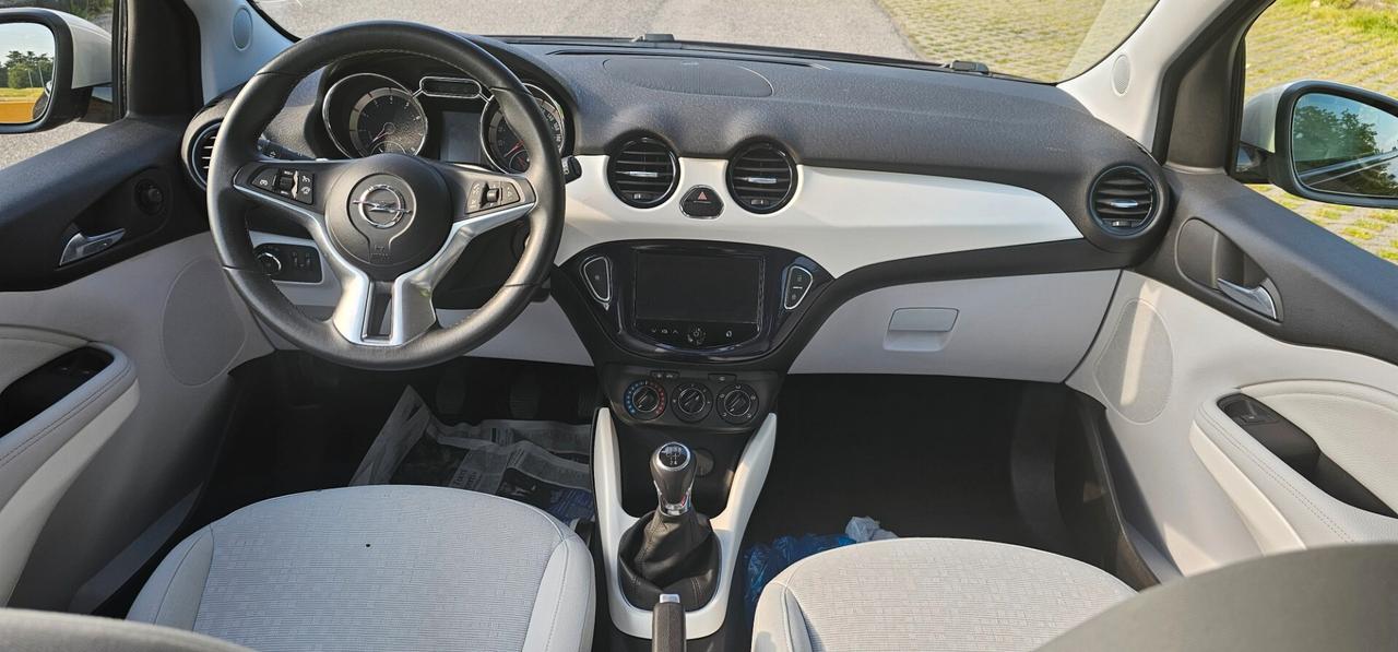 Opel Adam 1.2 70 CV White/Black Link