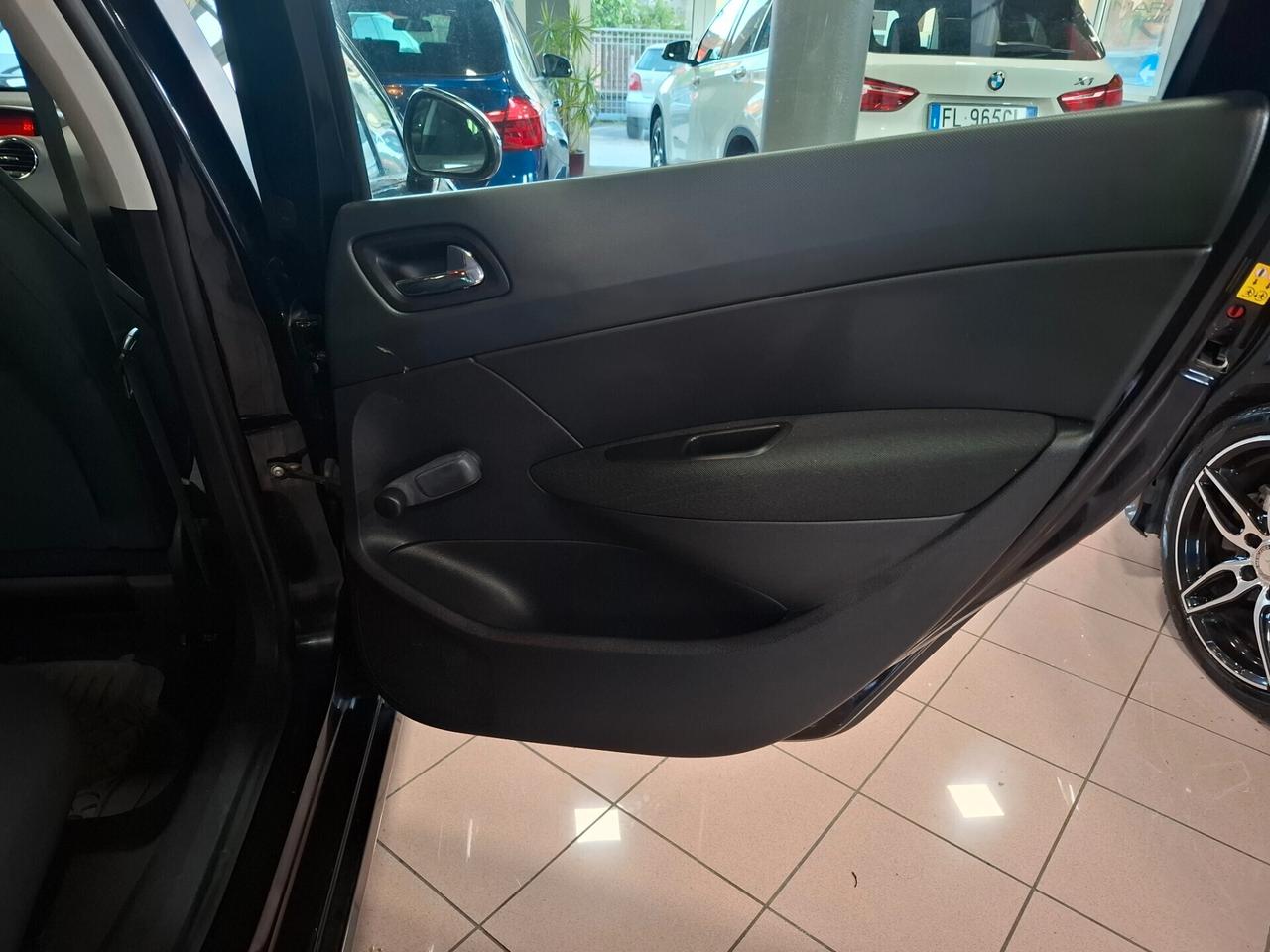 Peugeot 308 1.6 HDi 90CV Neopatentato
