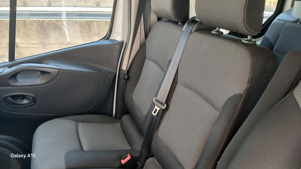 Renault Trafic T29 2.0 DCI 6 POSTI IVATO