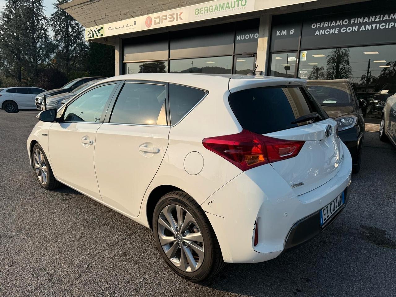 Toyota Auris 1.8 Hybrid Lounge