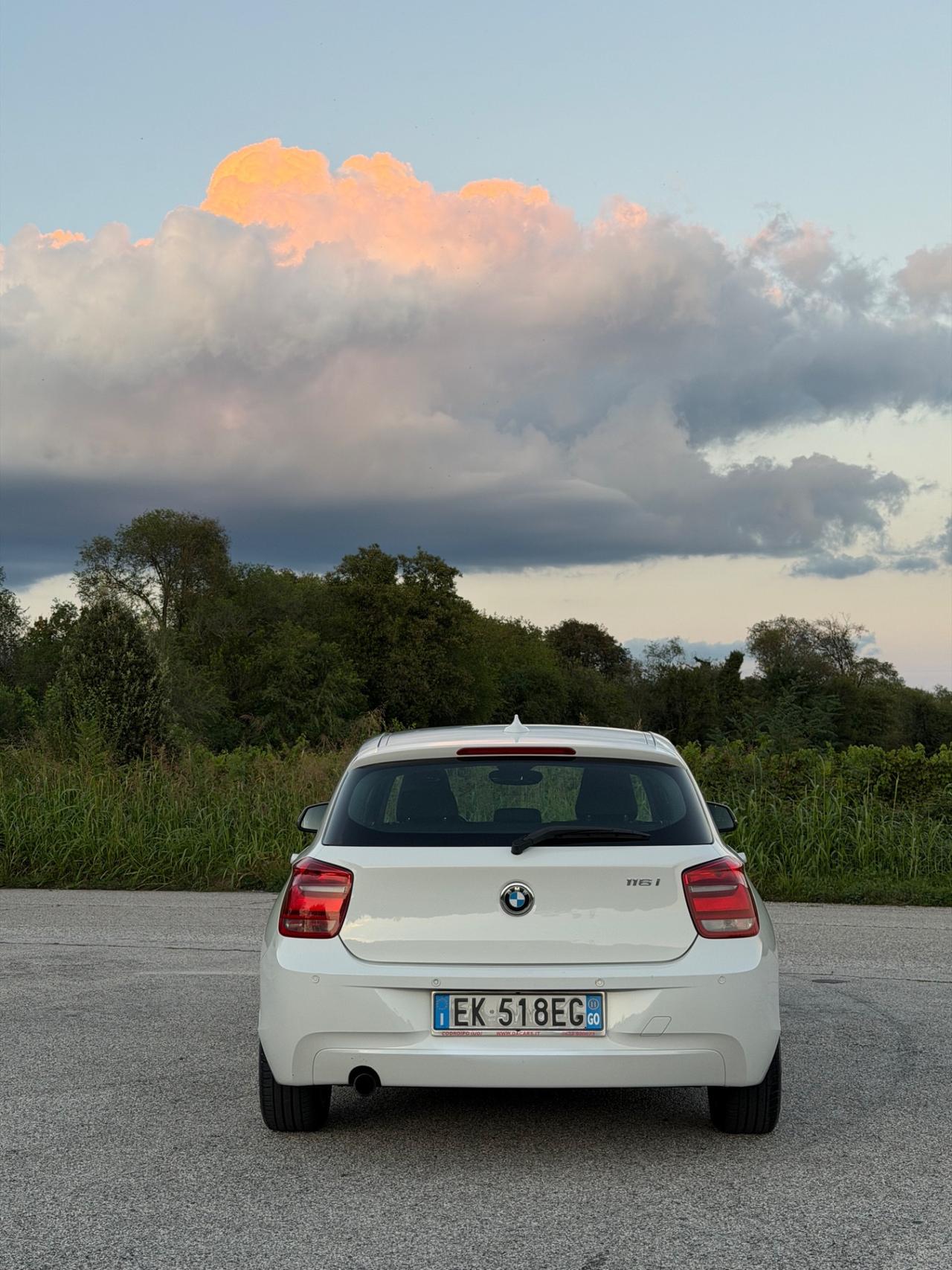 Bmw 116 116i 5p. Urban