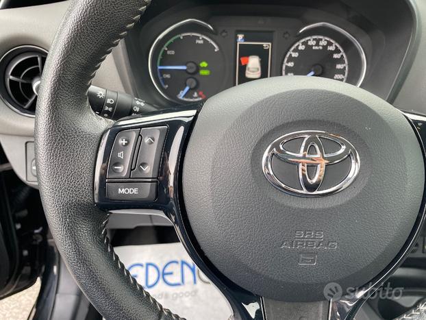 Toyota Yaris hybrid 5p Business