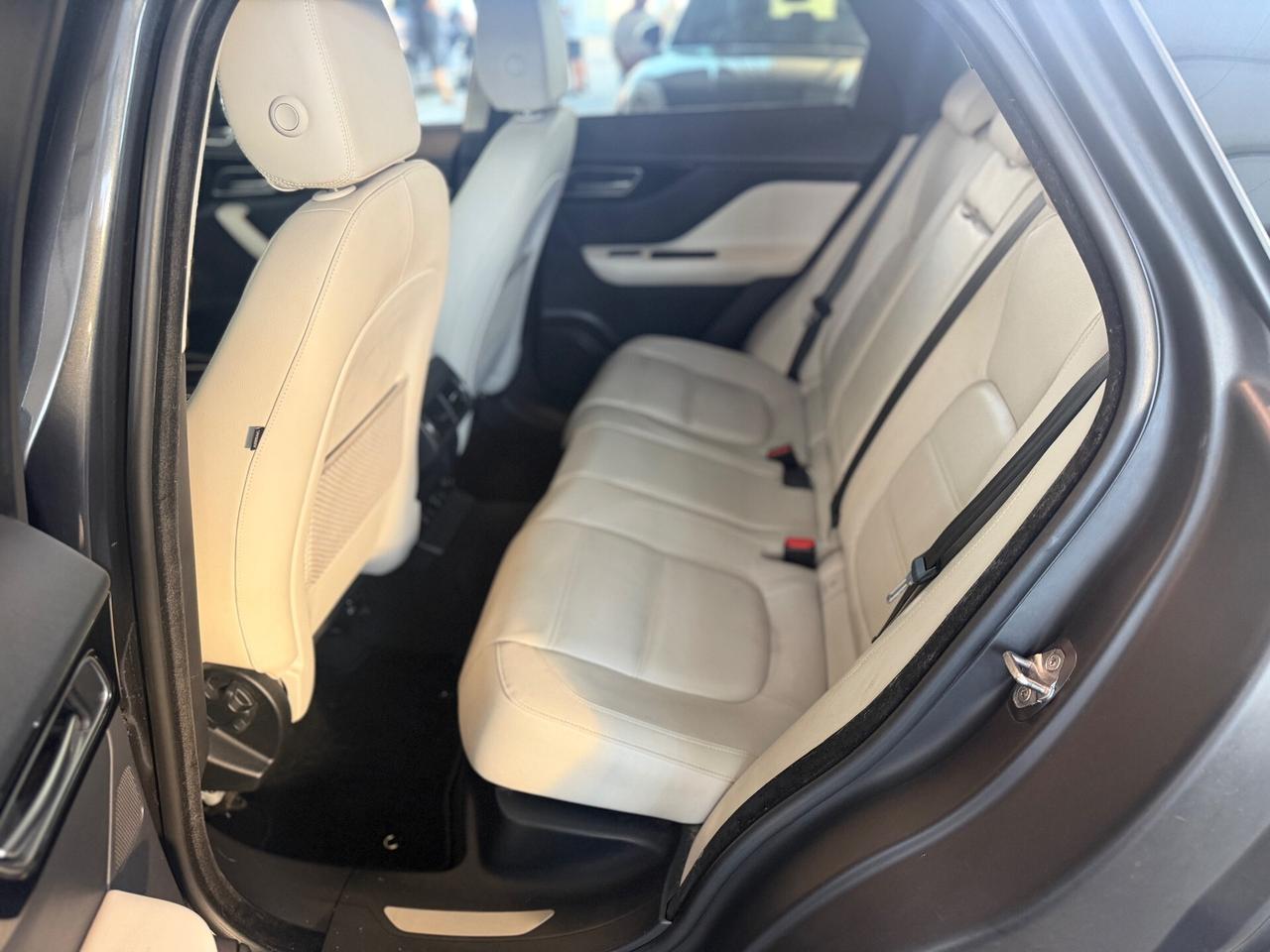 Jaguar F-Pace 2.0 D 180 CV AWD aut. Pure