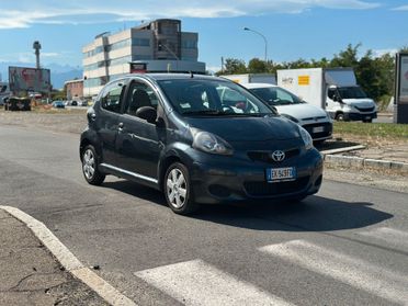 Toyota Aygo 1.0 12V VVT-i 5 porte Deep Ocean Connect