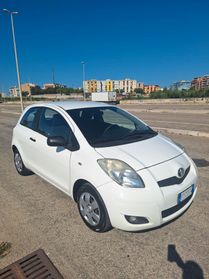 Toyota Yaris 1.0 3 porte Now - 2010