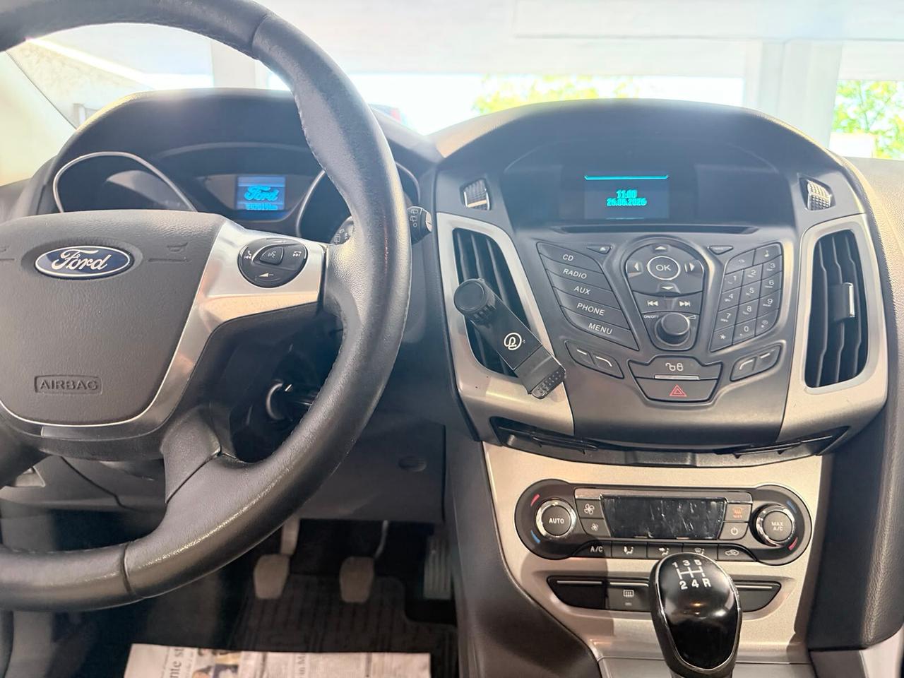 FORD FOCUS BERLINA TITANIUM GPL 2014