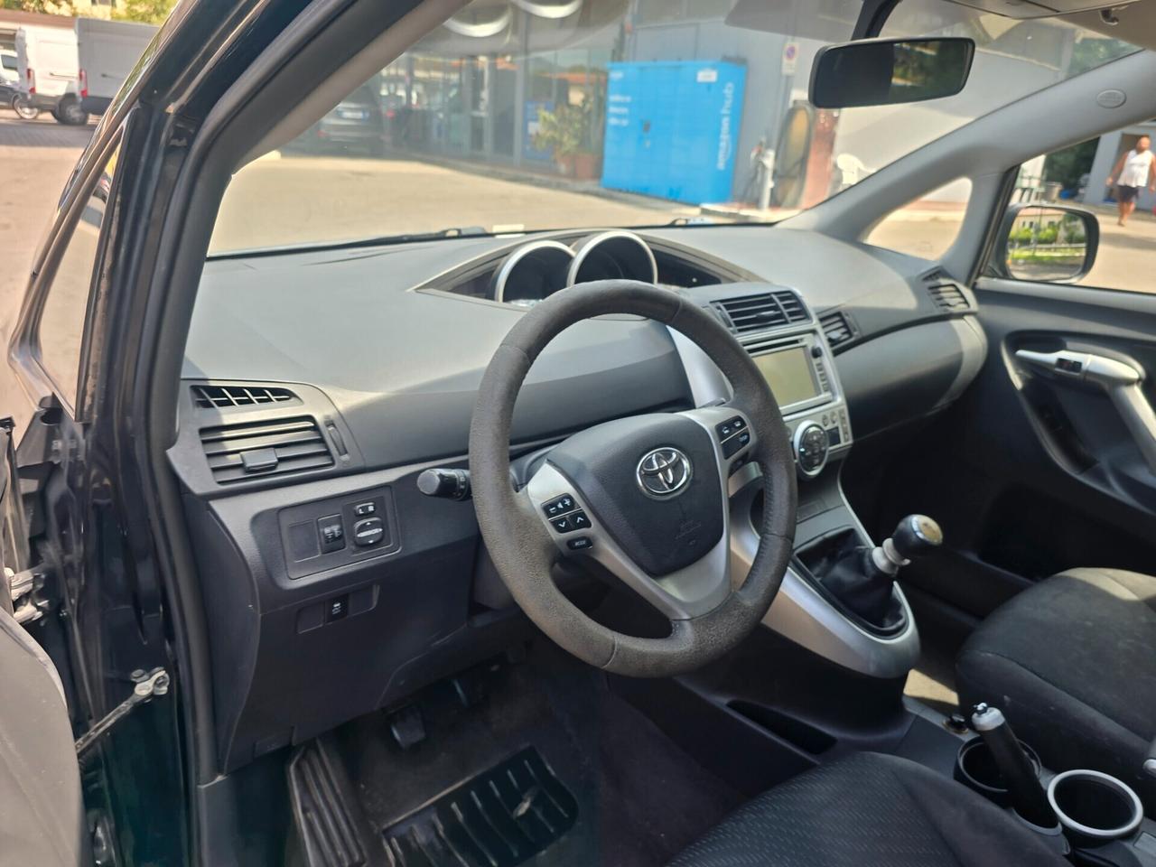 Toyota Avensis 2.0 D-4D Wagon Lounge