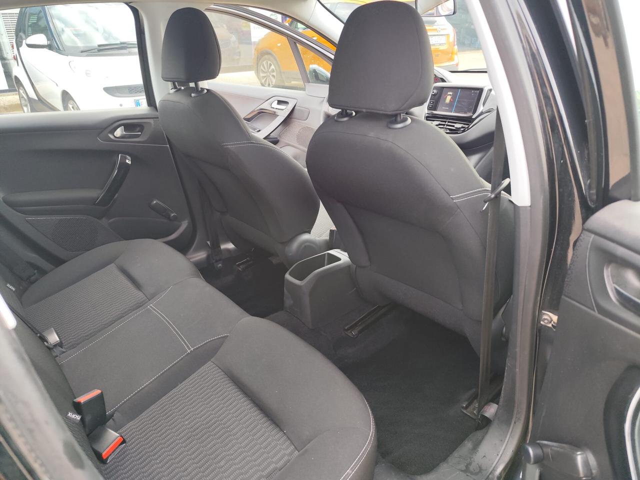 Peugeot 208 PureTech 82 5 porte Allure