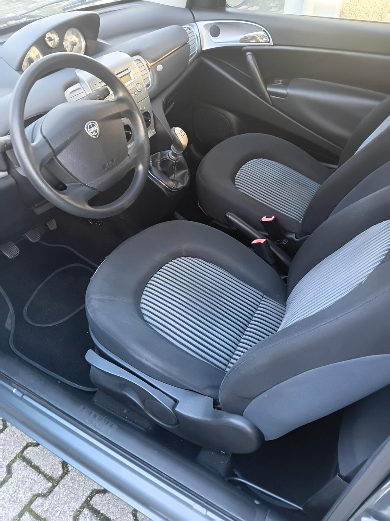 Lancia Ypsilon 1.2 Argento