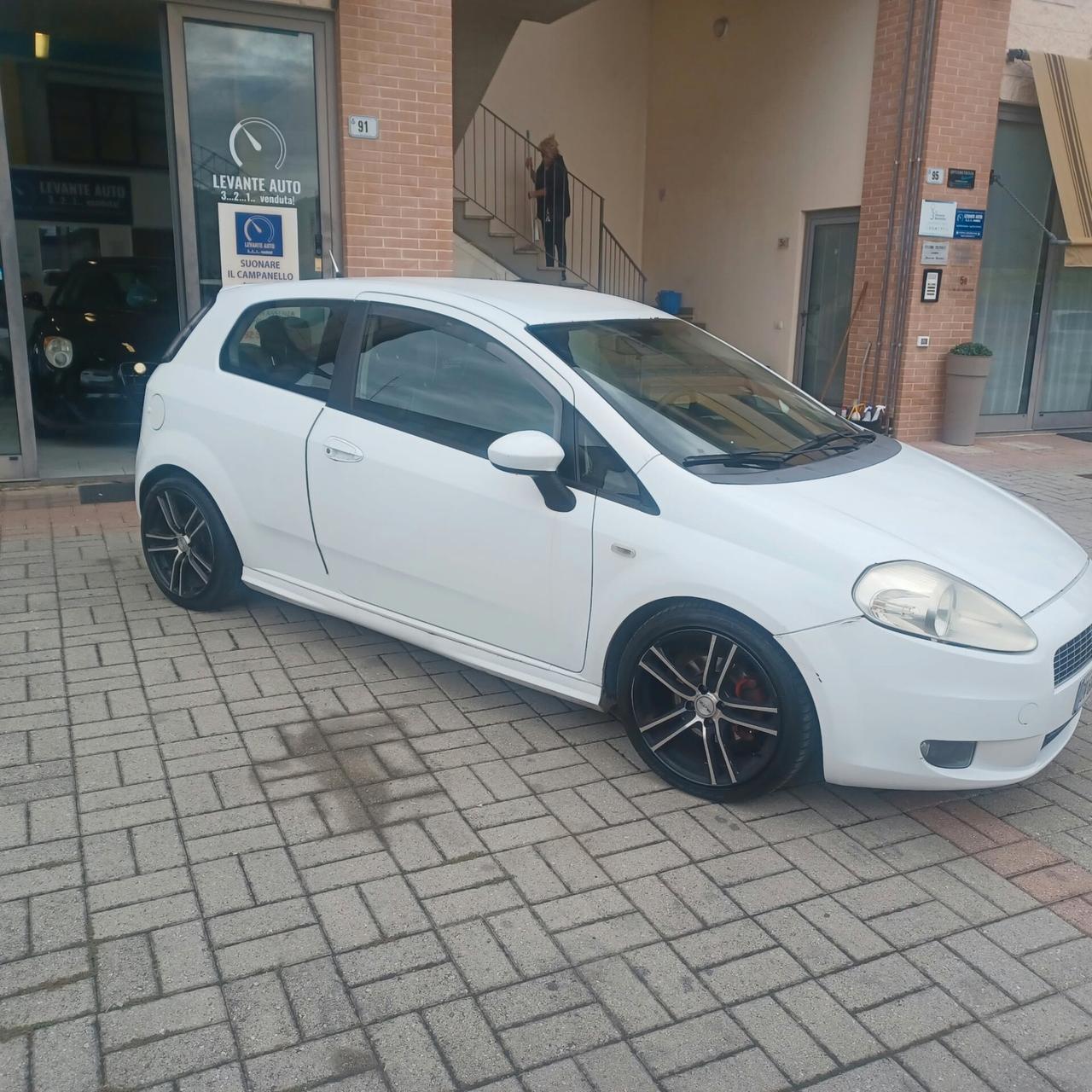 NEOPATENTATI BUONO STATO G. PUNTO 1.3 MJTD