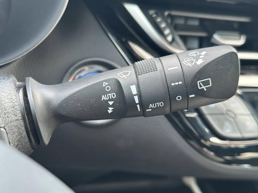 Toyota C-HR 2.0h More Business e-cvt AUTOM CARPLAY E TELECAMER