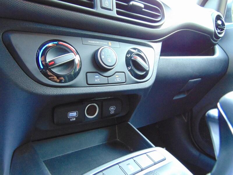 HYUNDAI i10 3ª serie i10 1.0 MPI AT Connectline