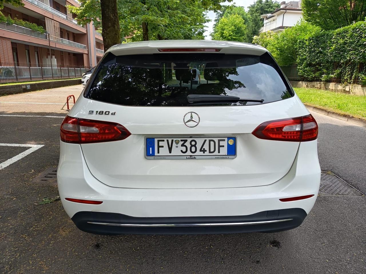 Mercedes-benz B 180 B 180 d Automatic Premium