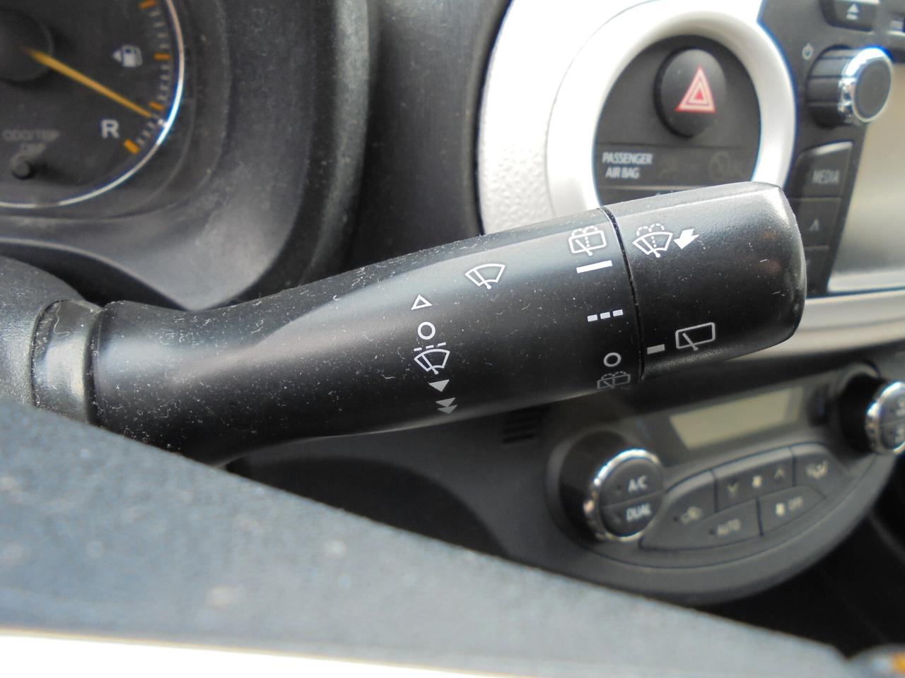 TOYOTA YARIS 1.4 D-4D 5P LOUNGE – UNIPROPRIETARIO-