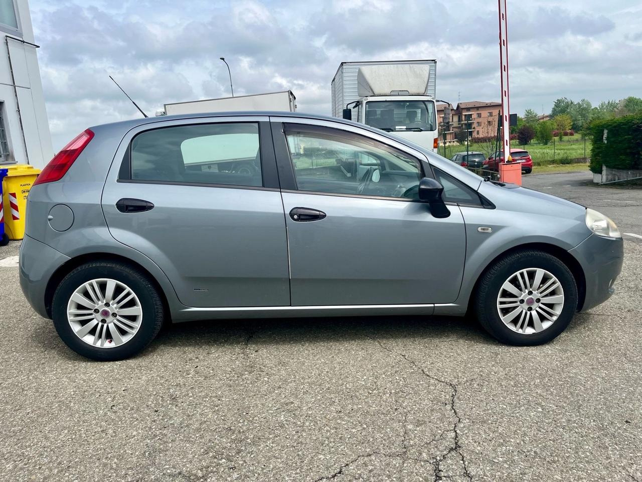 Fiat Grande Punto 1.4benz 2006 184.000km per neopatentati