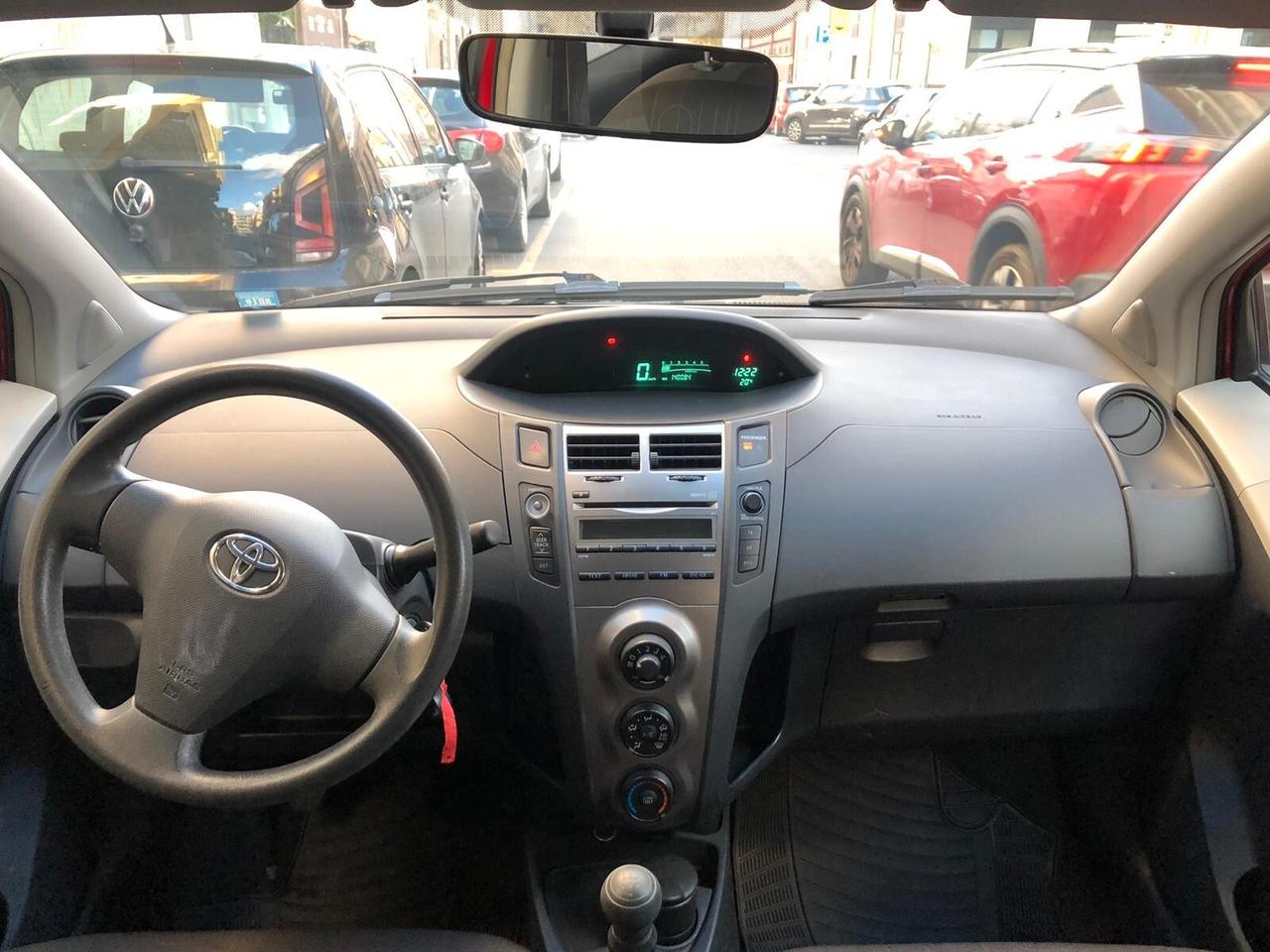 Toyota Yaris 1.0 5 porte