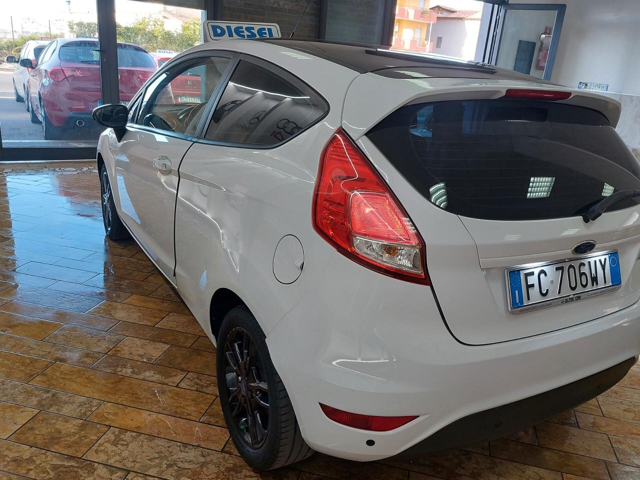 Ford Fiesta 1.5 TDCi 75CV 3 porte Black & White Edition