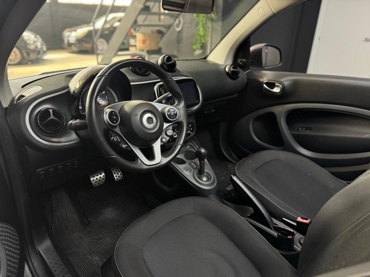 Smart ForTwo 0.9 Turbo 90 CV (2016) – Agile e Scattante!