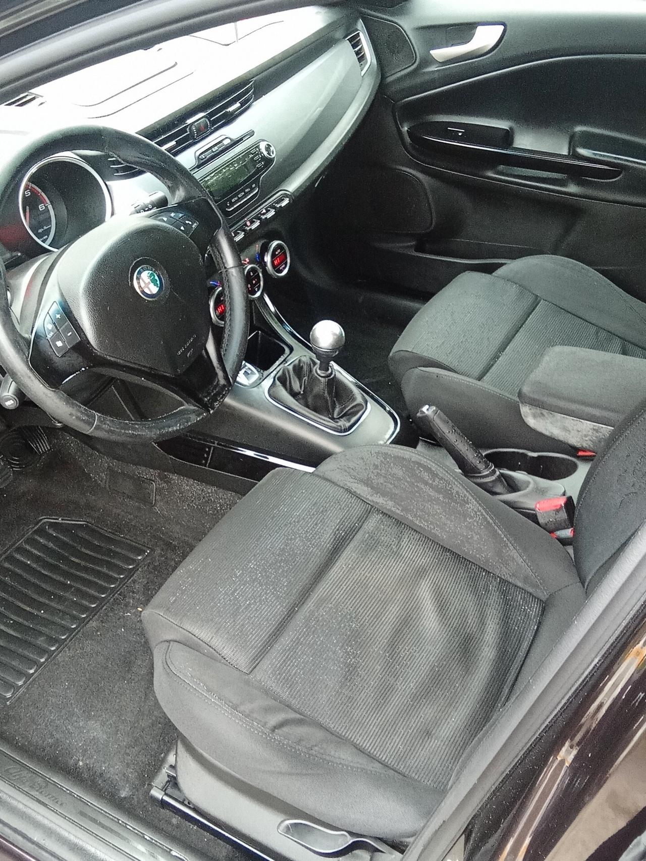 Alfa Romeo Giulietta 2.0 JTDm-2 140 CV 012