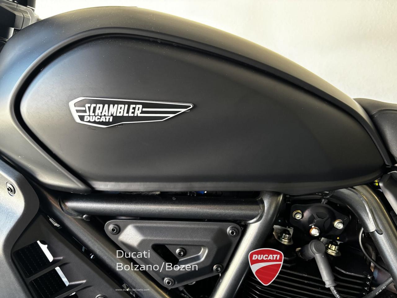 Ducati Scrambler 800 Icon Dark