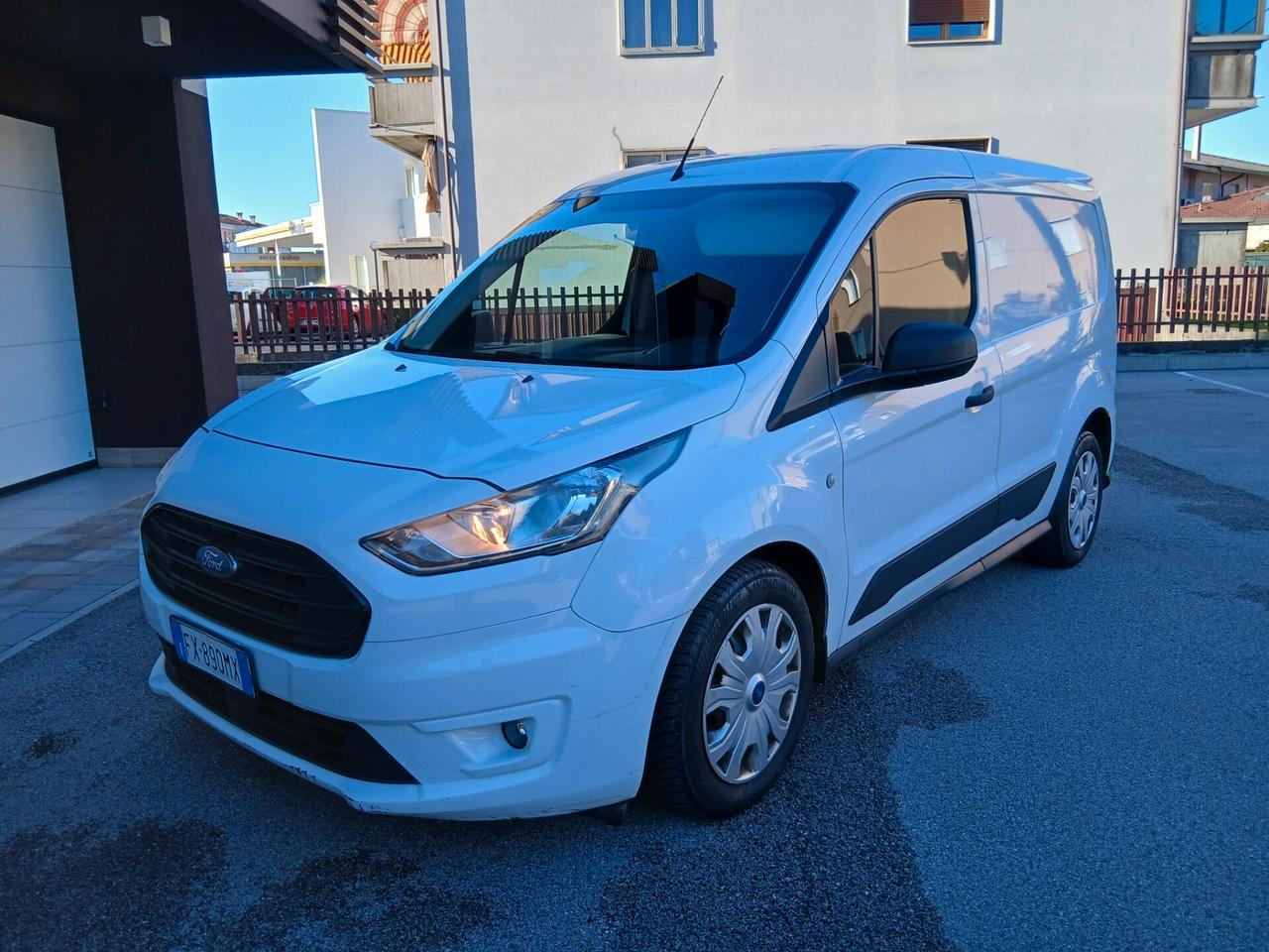 Ford Transit Connect 1.0 3 posti Unico Proprietario Tua a € 199 mese