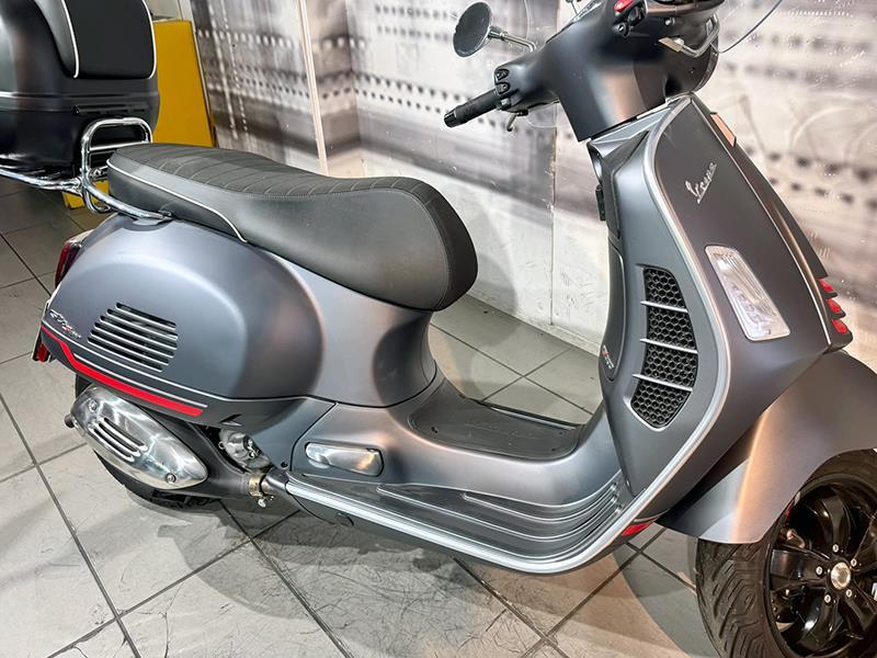 Vespa GTS 300 SuperSport HPE ABS