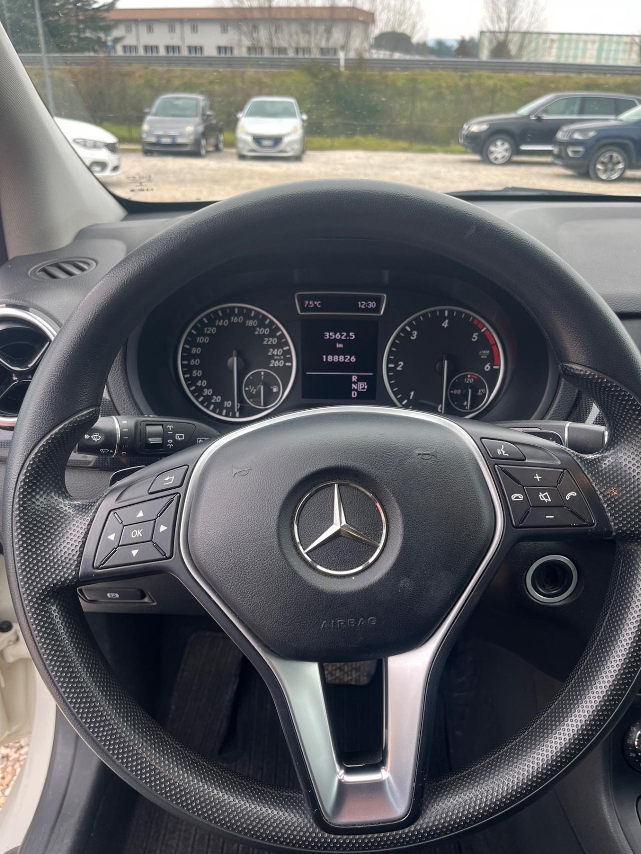 Mercedes-benz B 180 B 180 CDI Automatic Premium