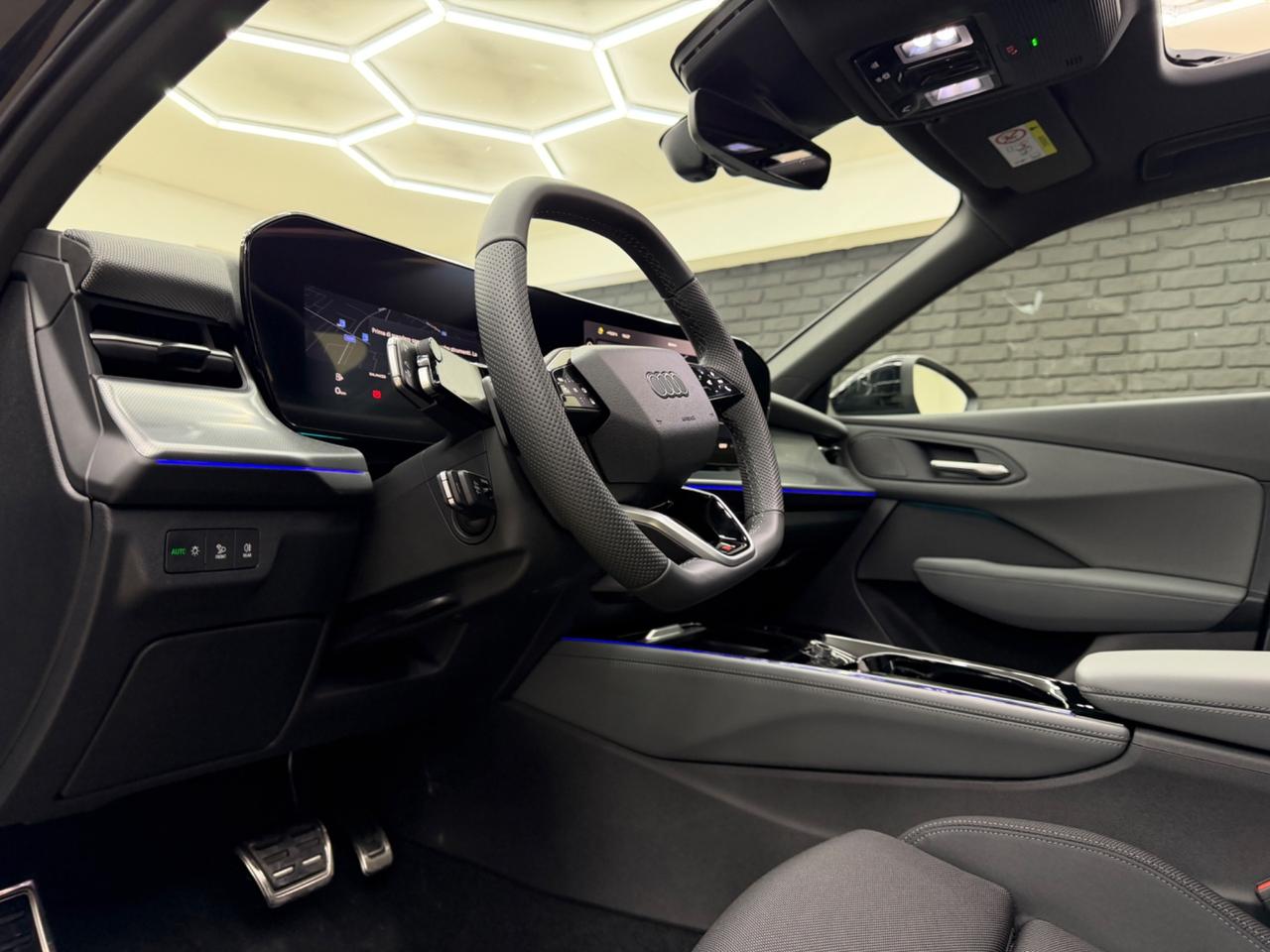 Audi Q3 SPB NEW MODEL 35 TDI S LINE KM0