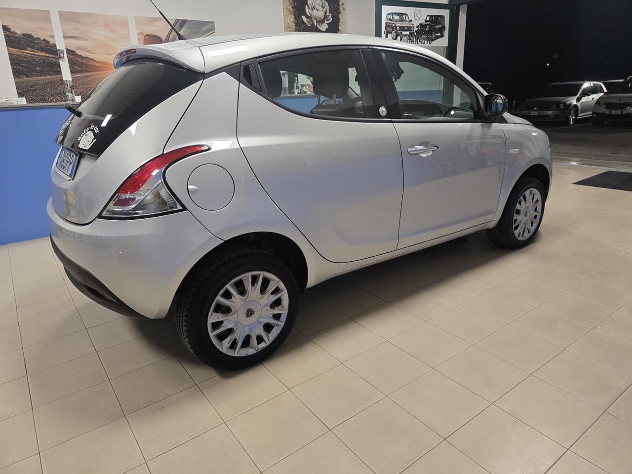 Lancia Ypsilon 0.9 TwinAir 85 CV 5 porte Metano Ecochic Gold