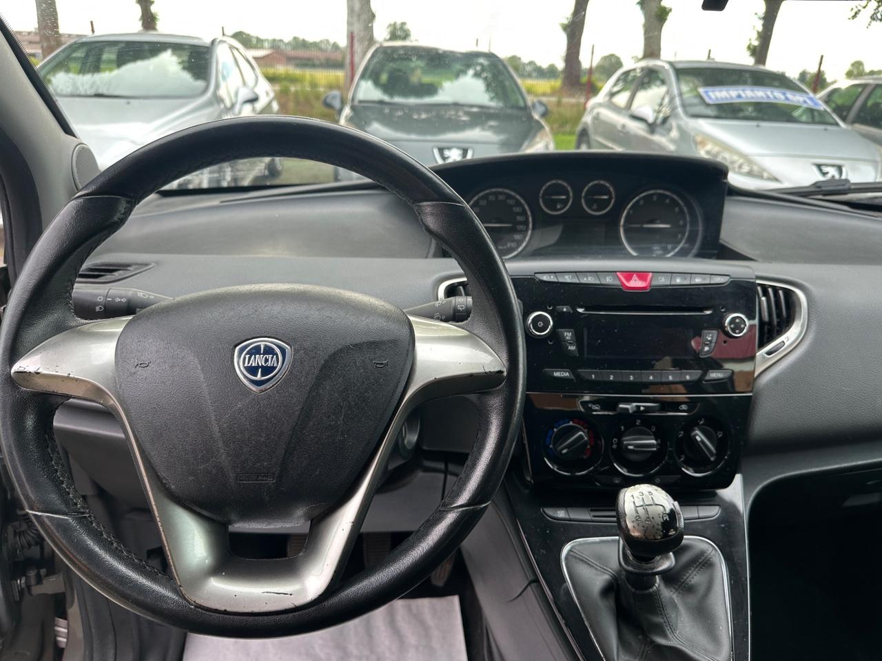 Lancia Ypsilon 0.9 TwinAir 85 CV 5 porte Metano Ecochic Gold