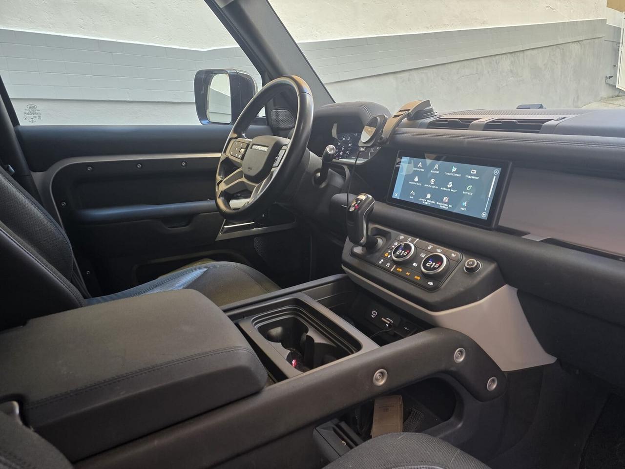 LAND ROVER DEFENDER 7 POSTI - IVA ESPOSTA