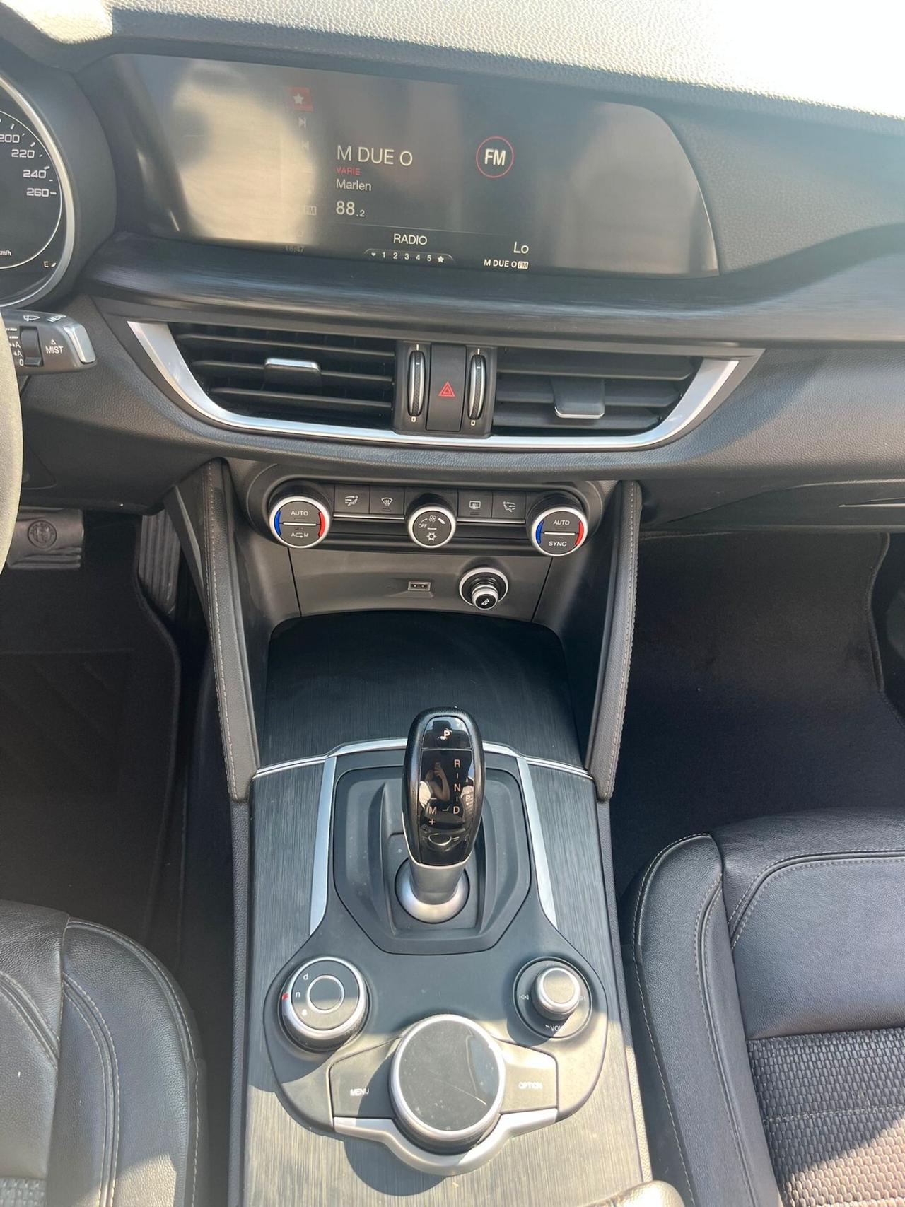 Alfa Romeo Stelvio 2.2 Turbodiesel 180 CV AT8 RWD Executive