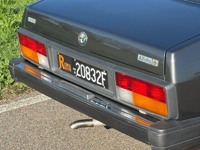 Alfa Romeo Alfetta Quadrifoglio Oro 2.0i "SOLO 32.000 KM"