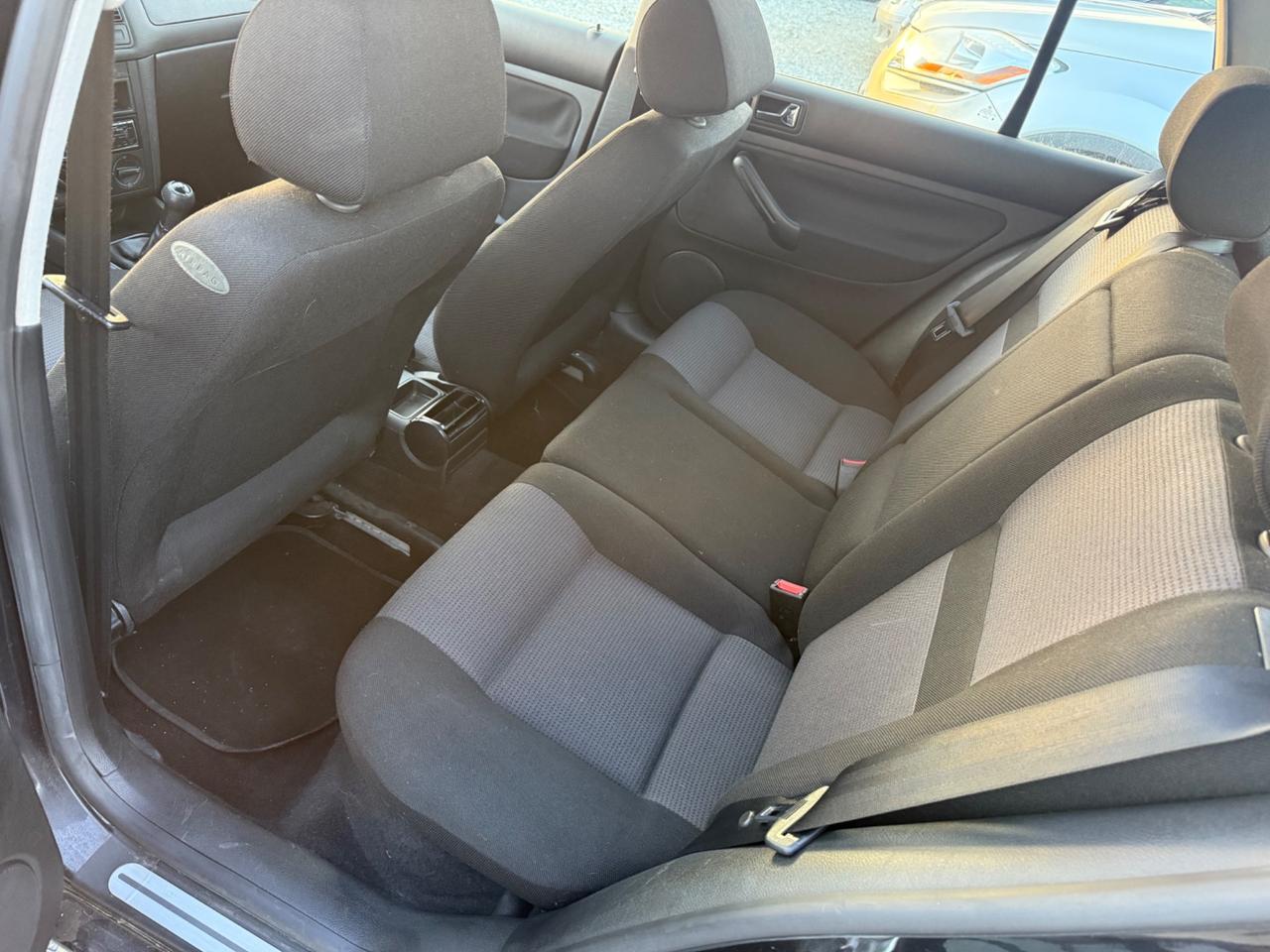 Volkswagen Golf 1.4 16V cat 5 porte