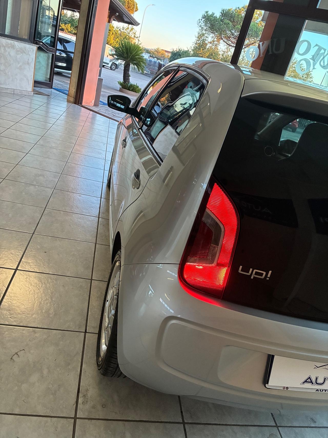 Volkswagen up! 1.0 75 CV 5p. high