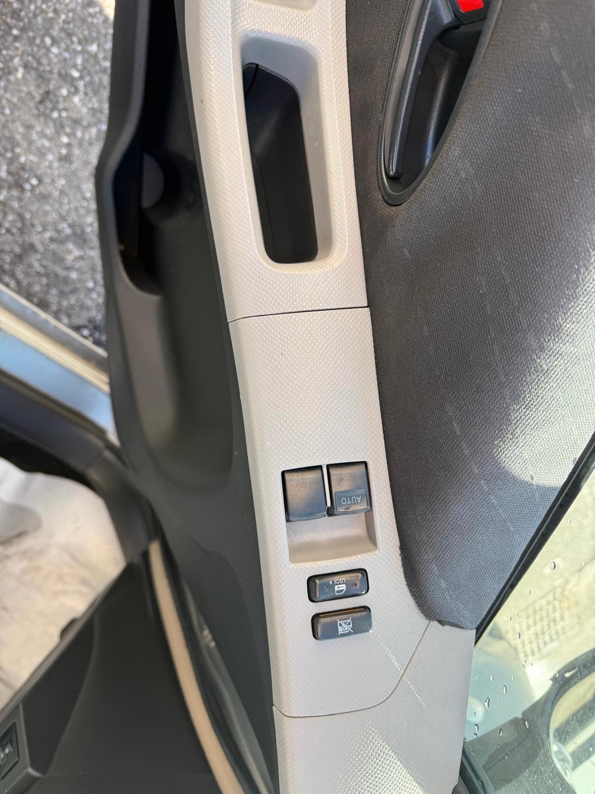 Toyota Yaris 1.0 5 porte Sol